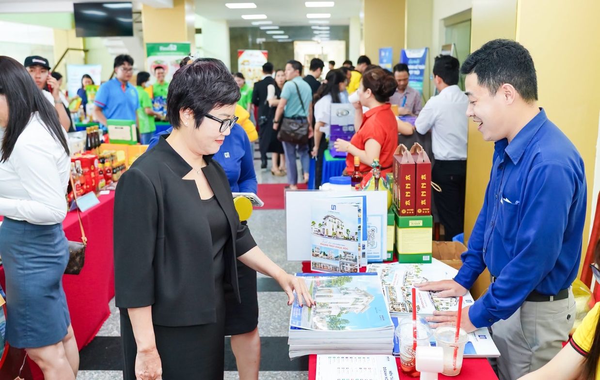 CHÍNH NAM CÙNG CNVINA THAM GIA DIỄN ĐÀN KINH TẾ TƯ NHÂN VIỆT NAM VPSF 2026 TẠI ĐỒNG NAI